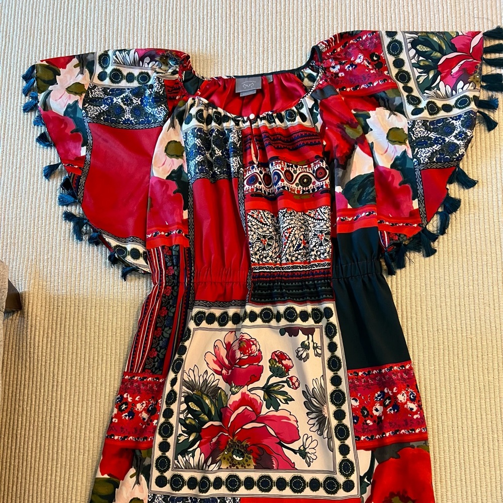 Vanessa Virginia printed dress. Flowy sleeves with tassels. Size M.